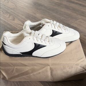 Avia Men's Cream and Black Sneakers